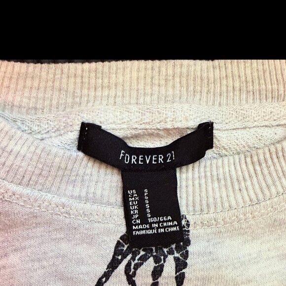 Forever 21 Giraffe Print French Terry Sweatshirt – Size Small - Picture 3 of 4